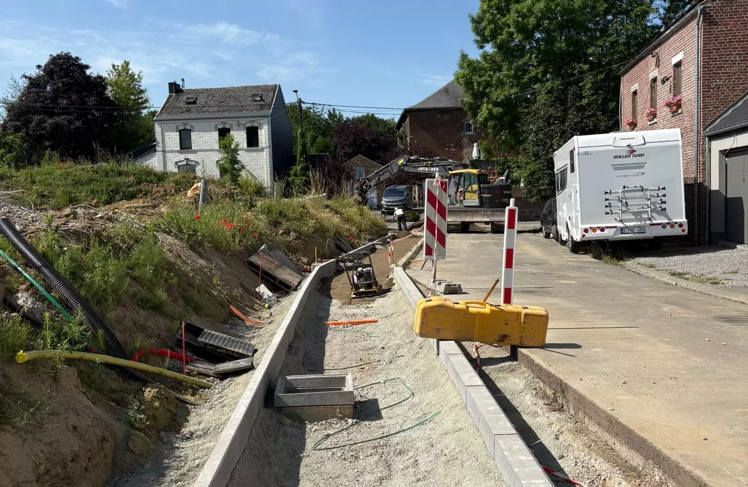 Fernelmont — Travaux publics : trottoir