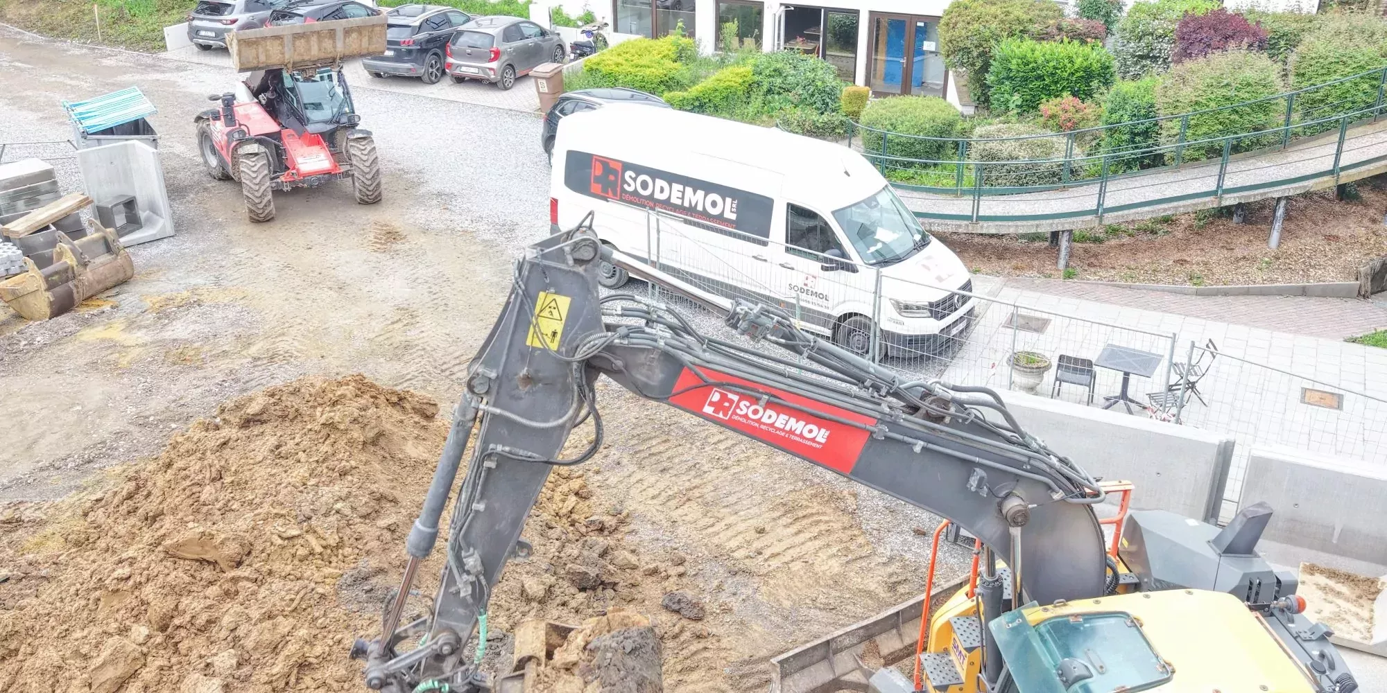 Bolinne — Parking, canalisation et citerne