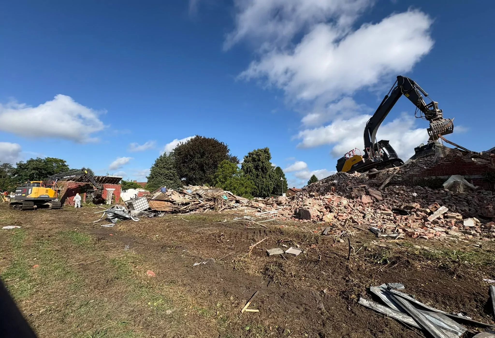 Tournai — Démolition et tri de 3 maisons